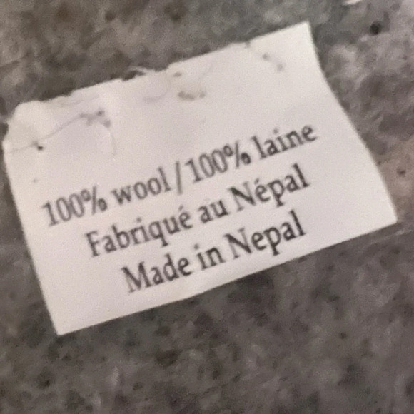 Cat Cave Gray 100% Wool Cat Bed Personal Space Hideaway Nook. NWOT. - Picture 6 of 6